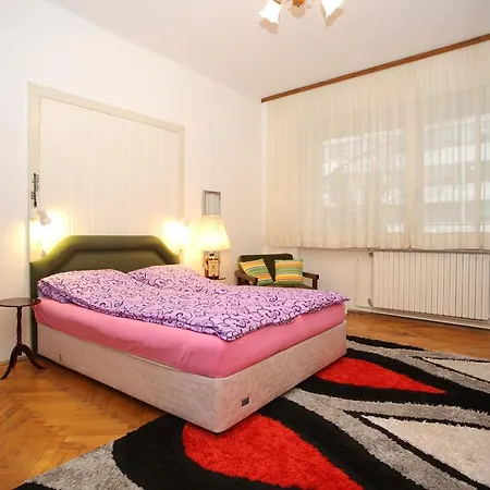 Apartment Saraj 2 *